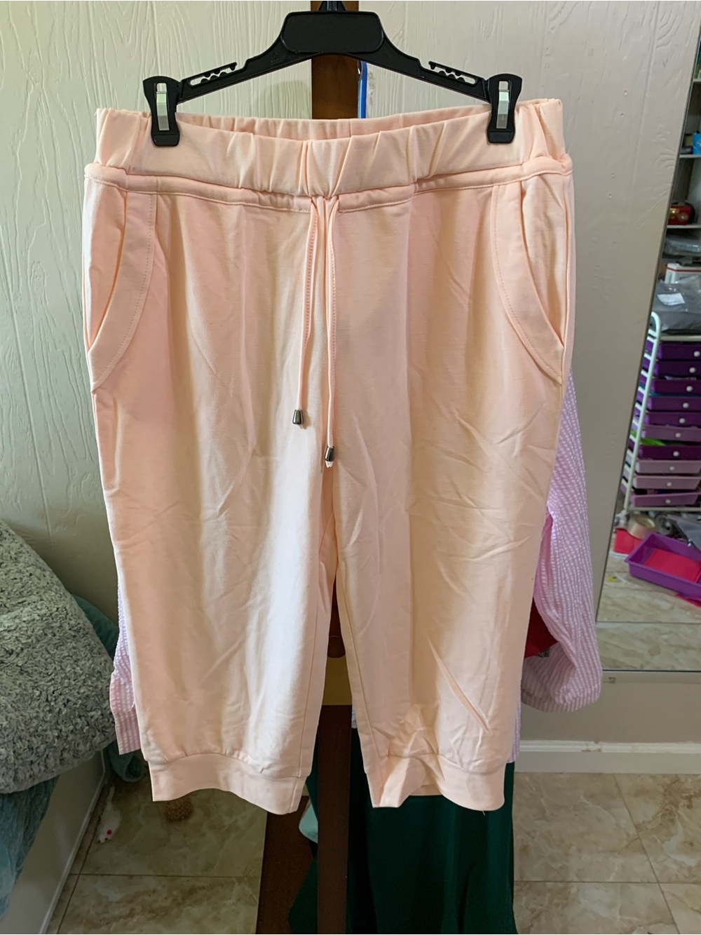 Peach Lightweight Capri Joggers